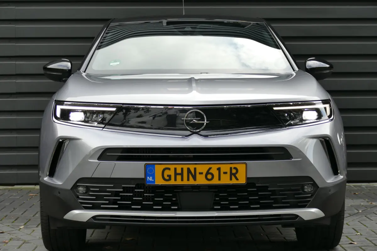 1.2 TURBO 130PK ULTIMATE AUTOMAAT / ALCANTARA / CAMERA / STOEL-STUURVERWARMING / KEYLESS / FULL-LED / 18" LMV / NAVI / CLIMA / PDC / BLUETOOTH / ADAPT. CRUISECONTROL / 1E EIGENAAR / SCHITTER