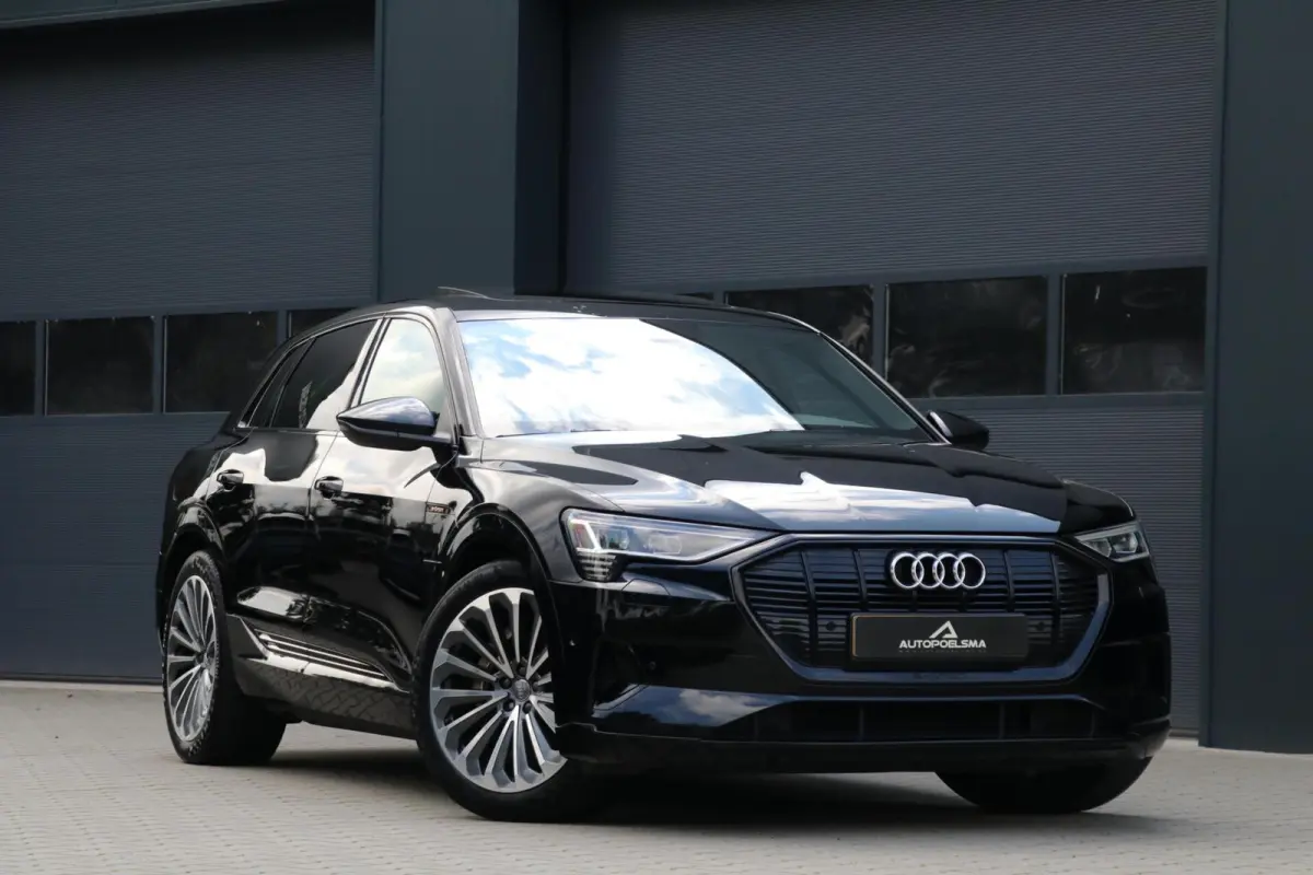 e-tron 55 quattro 2x S-LINE AdaptiveCruise Panodak Bang&Olufsen Luchtvering Sportzetels Camera AppleCarplay Uitstraling 96000KM BJ2019