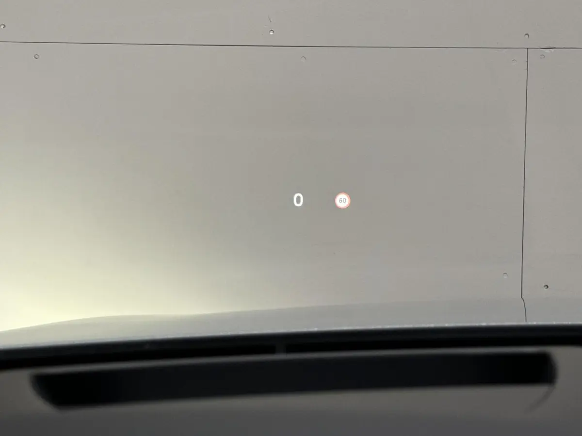 2.0 Recharge T8 AWD Ultimate Dark Pano B&W Massage