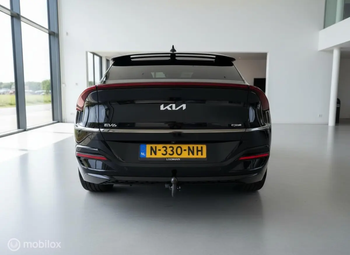 GT-Line 77.4 kWh | Zwart | Trekhaak | Panoramadak | 360° Camera | SOH 100