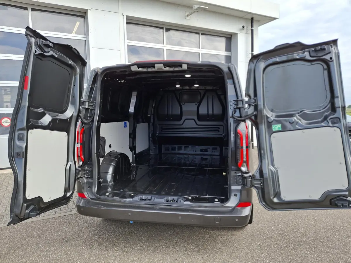 Cust. 340 L2H1 Limited 71 kWh | Driver Assistent Pack Ultimate | Verwarmde Stoelen+Stuur+Voorruit | 17'' LMV |