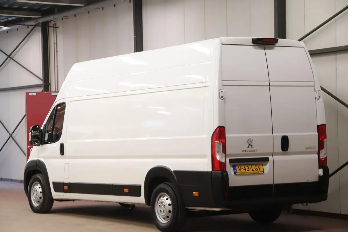 2.2 BlueHDi 140 L4H3 ACHTERUITRIJCAMERA
