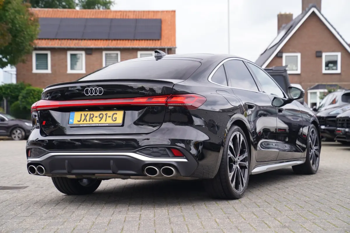 3.0 TFSI quattro 50 year edition | Head Up Display | PDLC Panorama | Massage | Stoelverkoeling | 360 Camera
