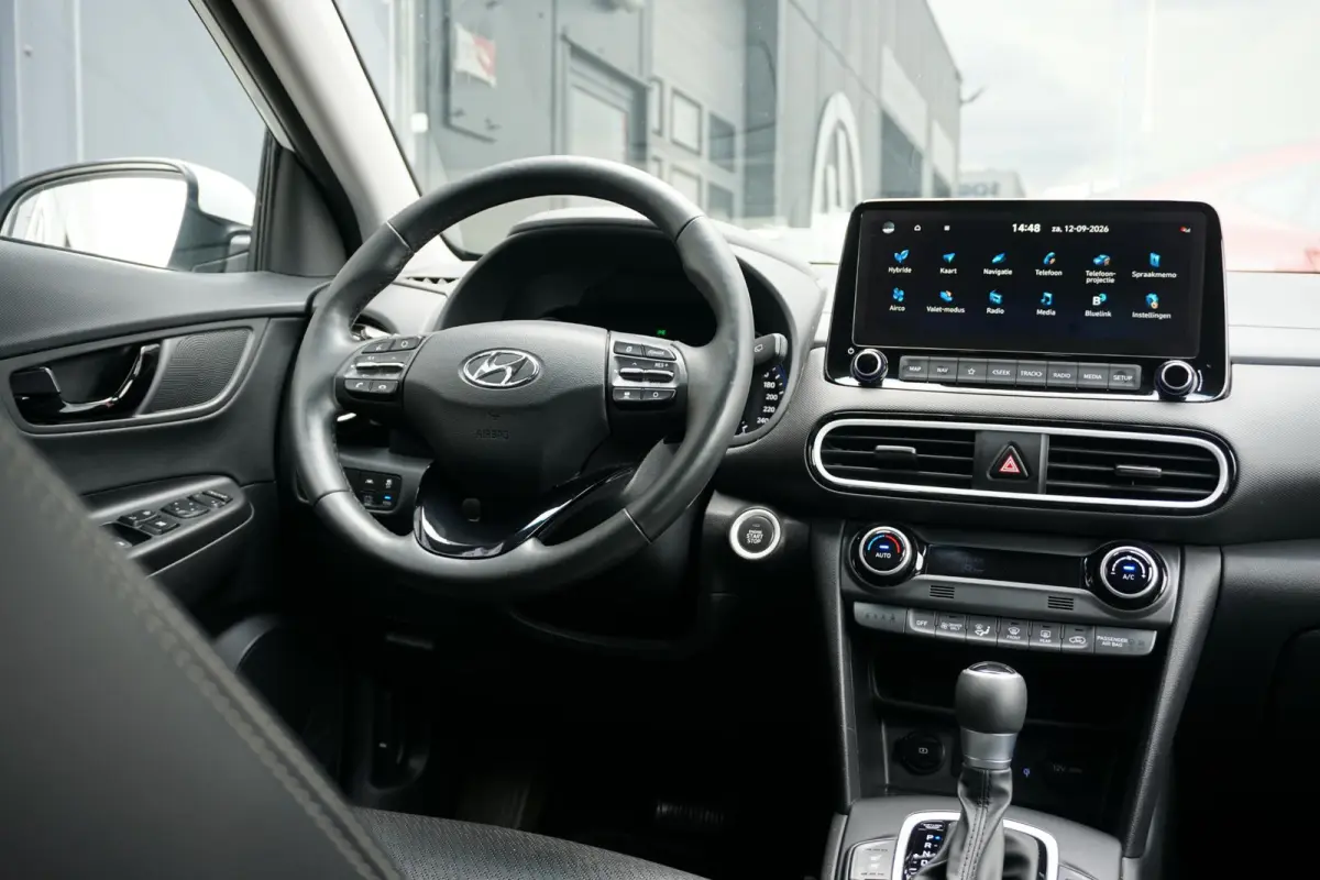 1.6 GDI HEV Premium * DEALDER ONDERHOUDEN * + KEYLESS / LEDER / STOELVENTILATIE / CAMERA / HUD