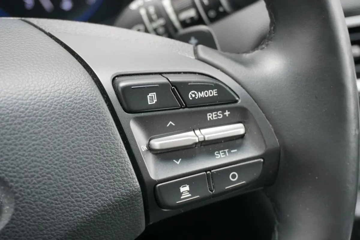 1.6 GDI HEV Premium * DEALDER ONDERHOUDEN * + KEYLESS / LEDER / STOELVENTILATIE / CAMERA / HUD