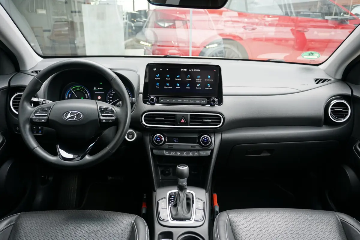 1.6 GDI HEV Premium * DEALDER ONDERHOUDEN * + KEYLESS / LEDER / STOELVENTILATIE / CAMERA / HUD