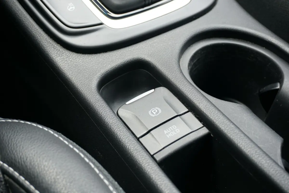 1.6 GDI HEV Premium * DEALDER ONDERHOUDEN * + KEYLESS / LEDER / STOELVENTILATIE / CAMERA / HUD