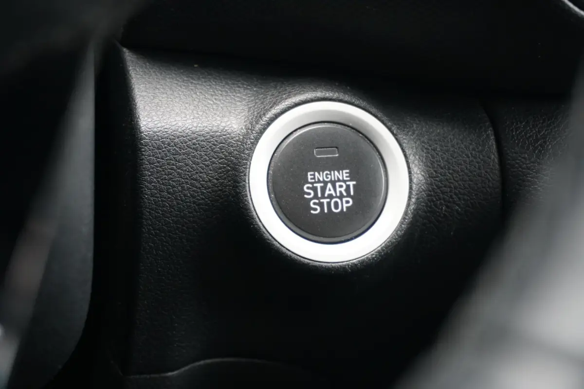 1.6 GDI HEV Premium * DEALDER ONDERHOUDEN * + KEYLESS / LEDER / STOELVENTILATIE / CAMERA / HUD
