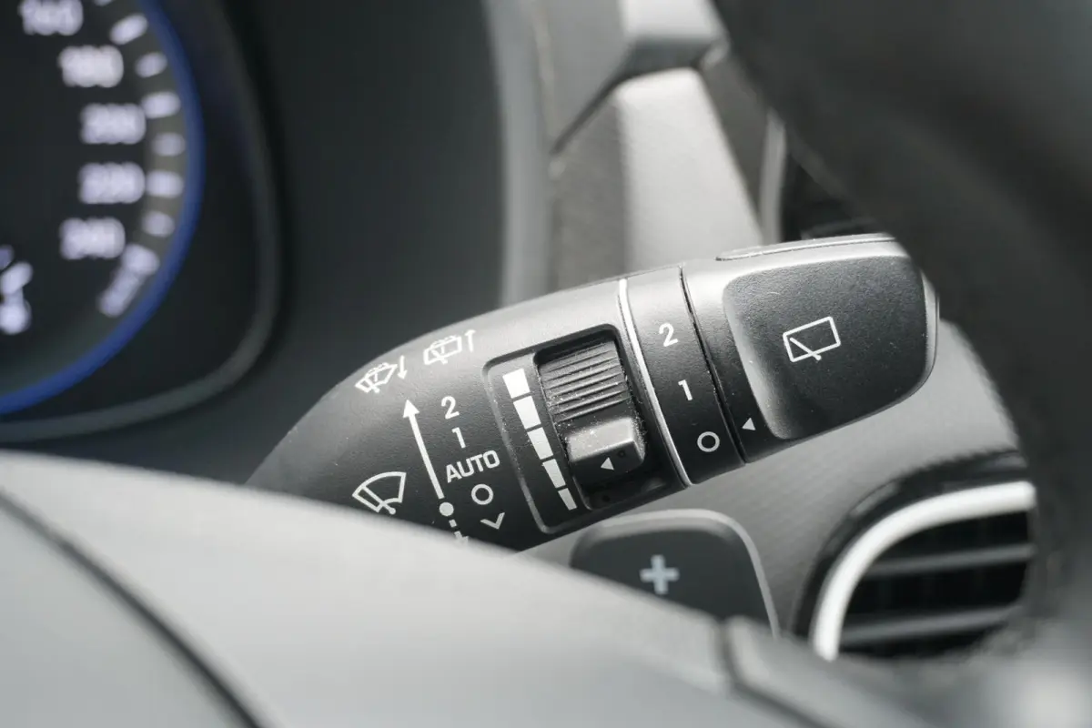 1.6 GDI HEV Premium * DEALDER ONDERHOUDEN * + KEYLESS / LEDER / STOELVENTILATIE / CAMERA / HUD