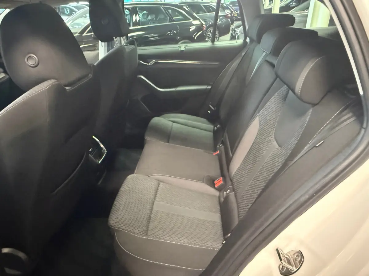 1.4 TSI iV PHEV Sportline Business/pano/head up/memory /apple/dodehoek