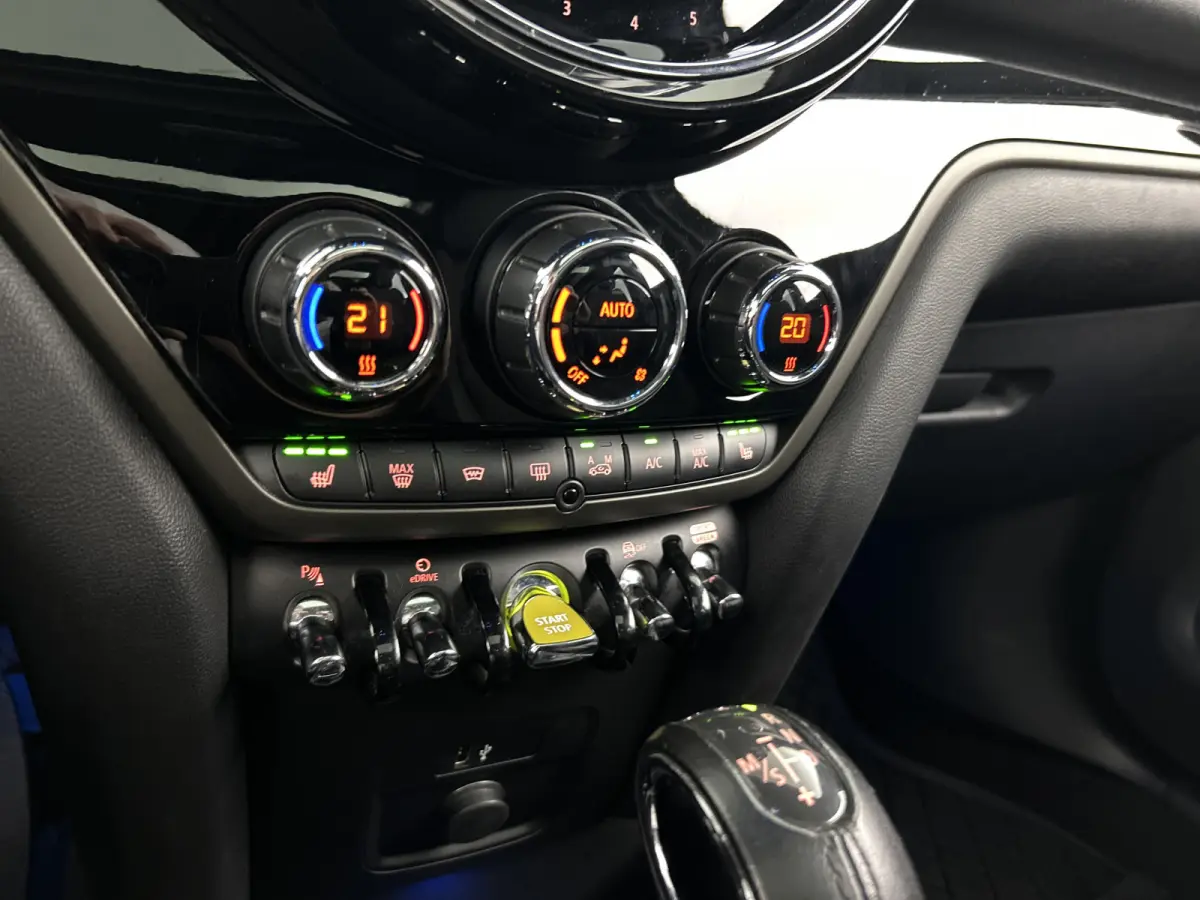 1.5 Cooper ALL4 Premium/HUD/Panodak/H&K/Memory