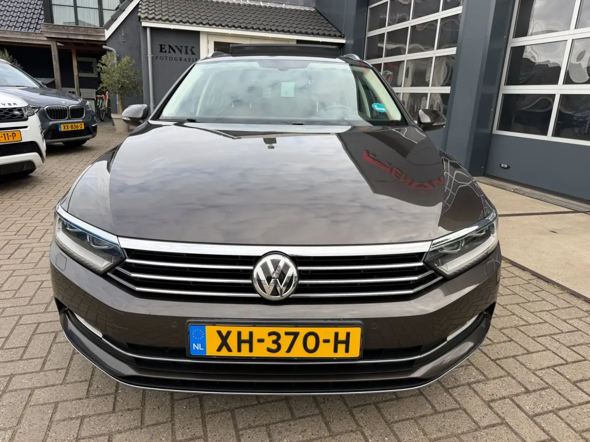 1.4 TSI ACT Highline Business R / Pano / Massage / Camera / Sportleder / Trekhaak / Zeer mooie auto !