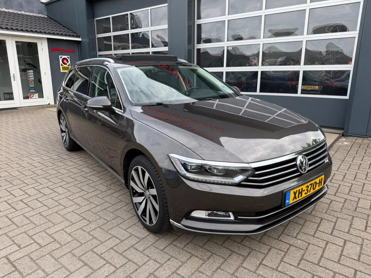 1.4 TSI ACT Highline Business R / Pano / Massage / Camera / Sportleder / Trekhaak / Zeer mooie auto !