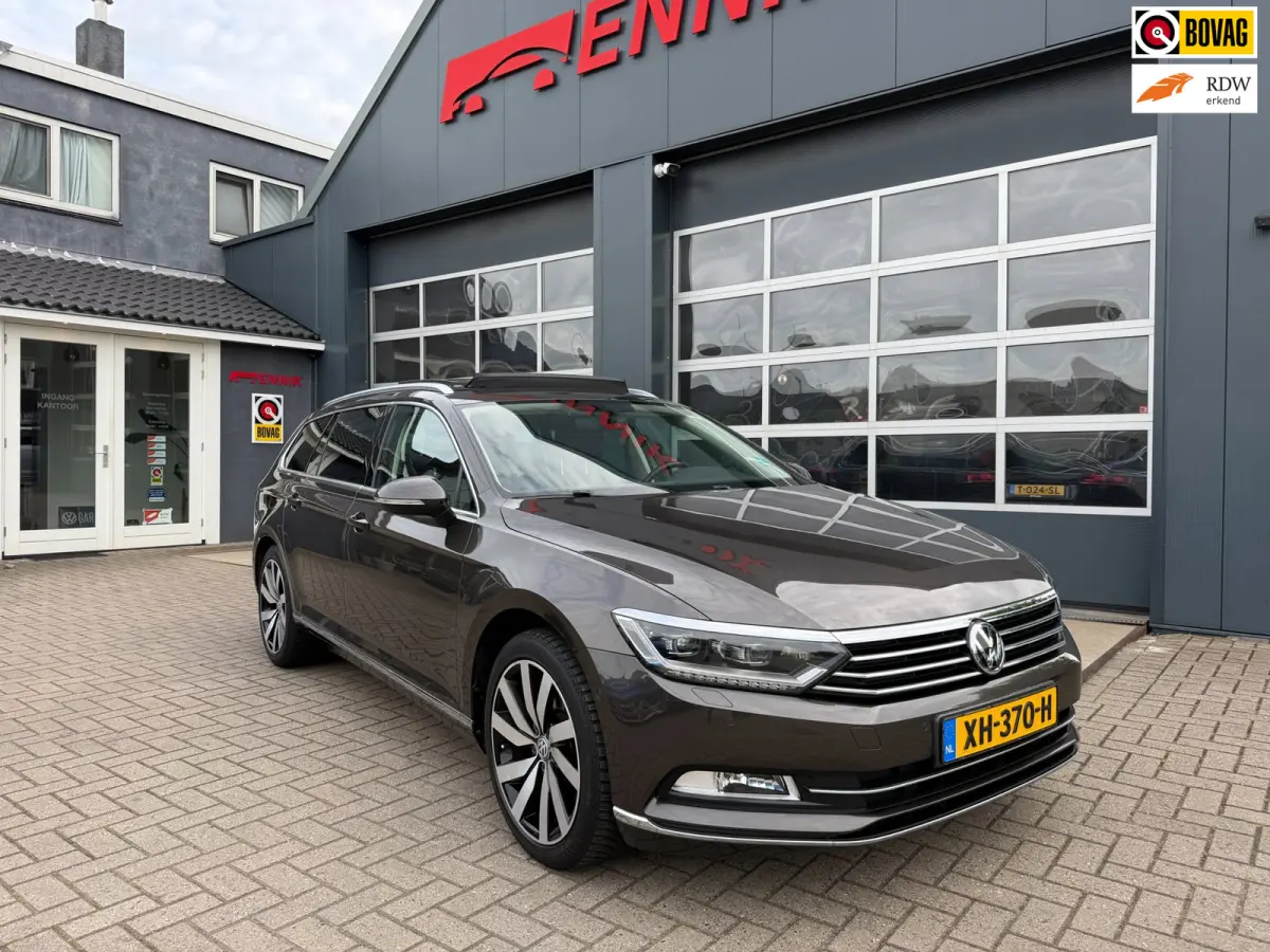 1.4 TSI ACT Highline Business R / Pano / Massage / Camera / Sportleder / Trekhaak / Zeer mooie auto !