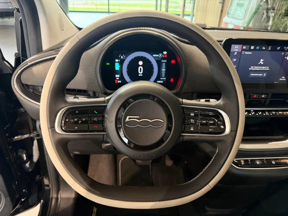 La Prima 42 kWh by Bocelli / Pano / 360 CAM / Keyless / Techno. Pack