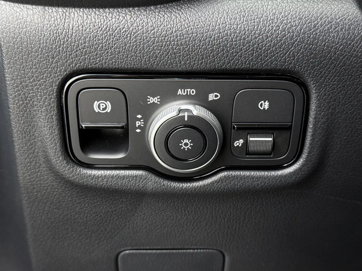 119 CDI Pro L3 DC *Edition* Dubbele Schuifdeur Led 19"Lichtmetaal Trekhaak Dubbele cabine Achteruitrijcamera Betimmering