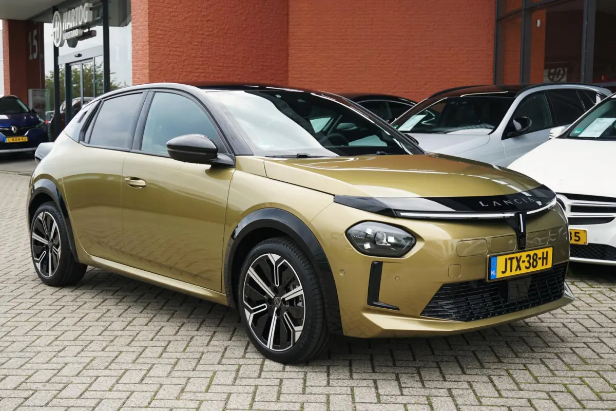 Edizione Limitata 51 kWh + 360° CAMERA / DODEHOEK / BEKLEDING FLUWEEL / SFEERVERLICHTING