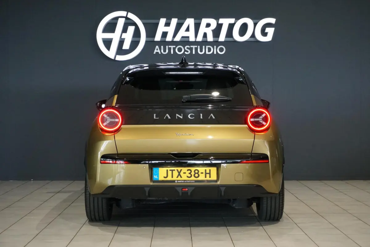 Edizione Limitata 51 kWh + 360° CAMERA / DODEHOEK / BEKLEDING FLUWEEL / SFEERVERLICHTING
