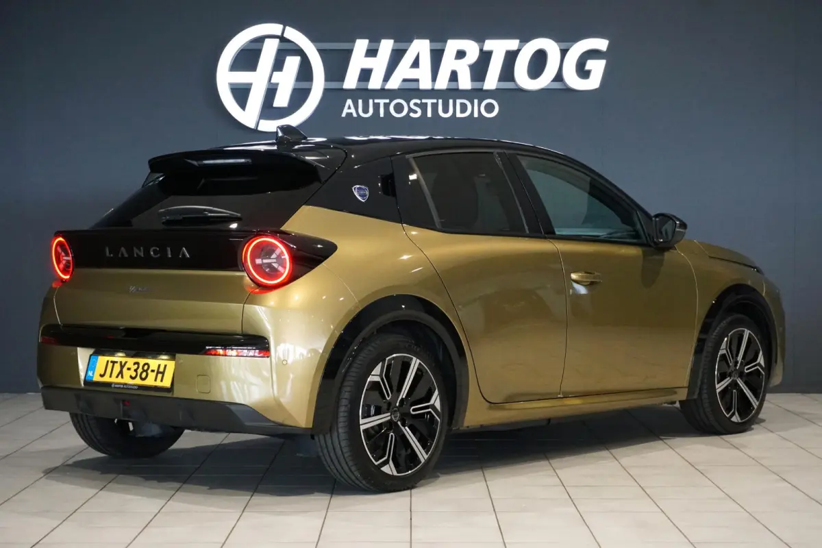 Edizione Limitata 51 kWh + 360° CAMERA / DODEHOEK / BEKLEDING FLUWEEL / SFEERVERLICHTING