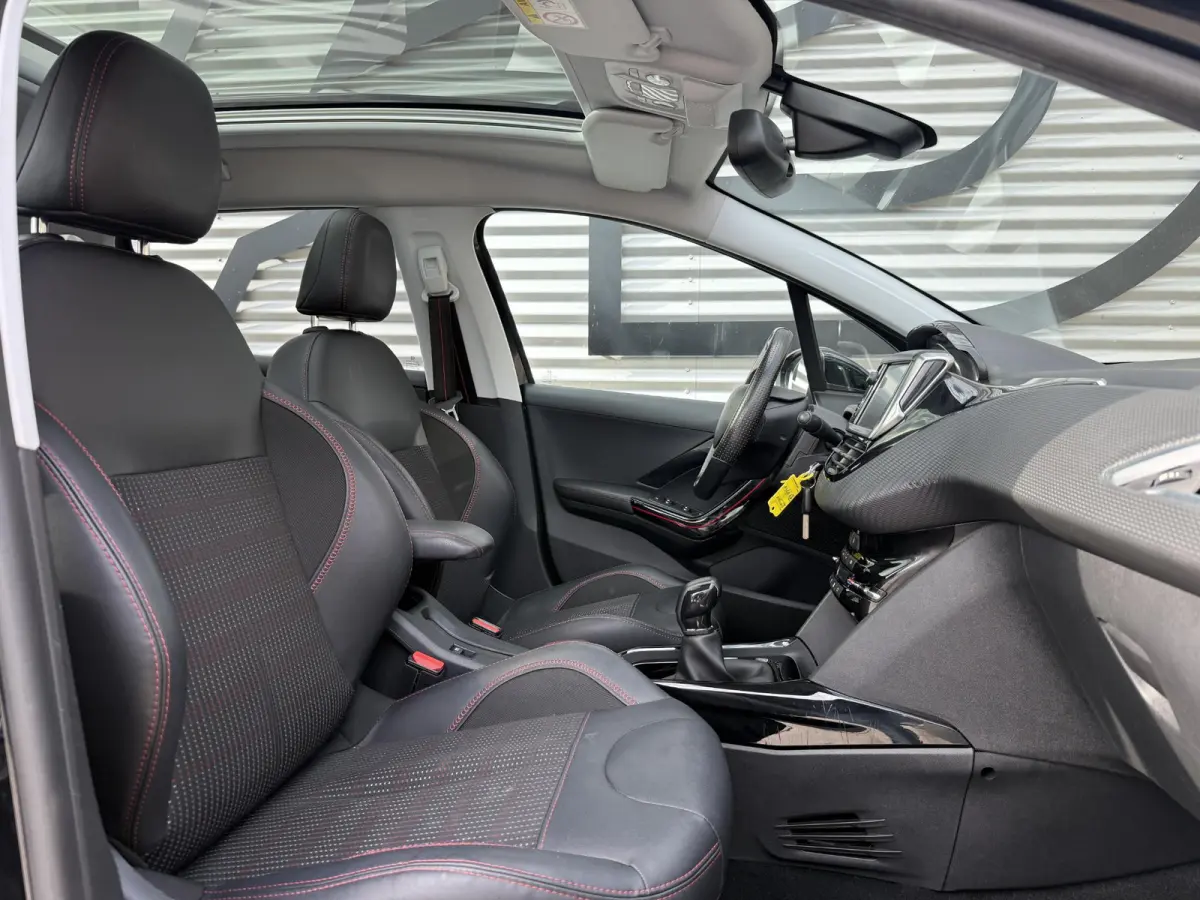 1.2 PureTech GT-line Navi|Pano|Trekhaak|Camera|Carplay|Cruise|Clima|PDC|Stoelverwarming|Nieuwe APK bij aflevering