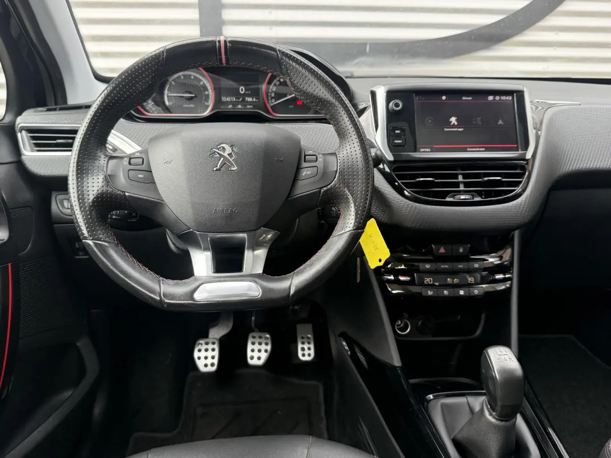 1.2 PureTech GT-line Navi|Pano|Trekhaak|Camera|Carplay|Cruise|Clima|PDC|Stoelverwarming|Nieuwe APK bij aflevering