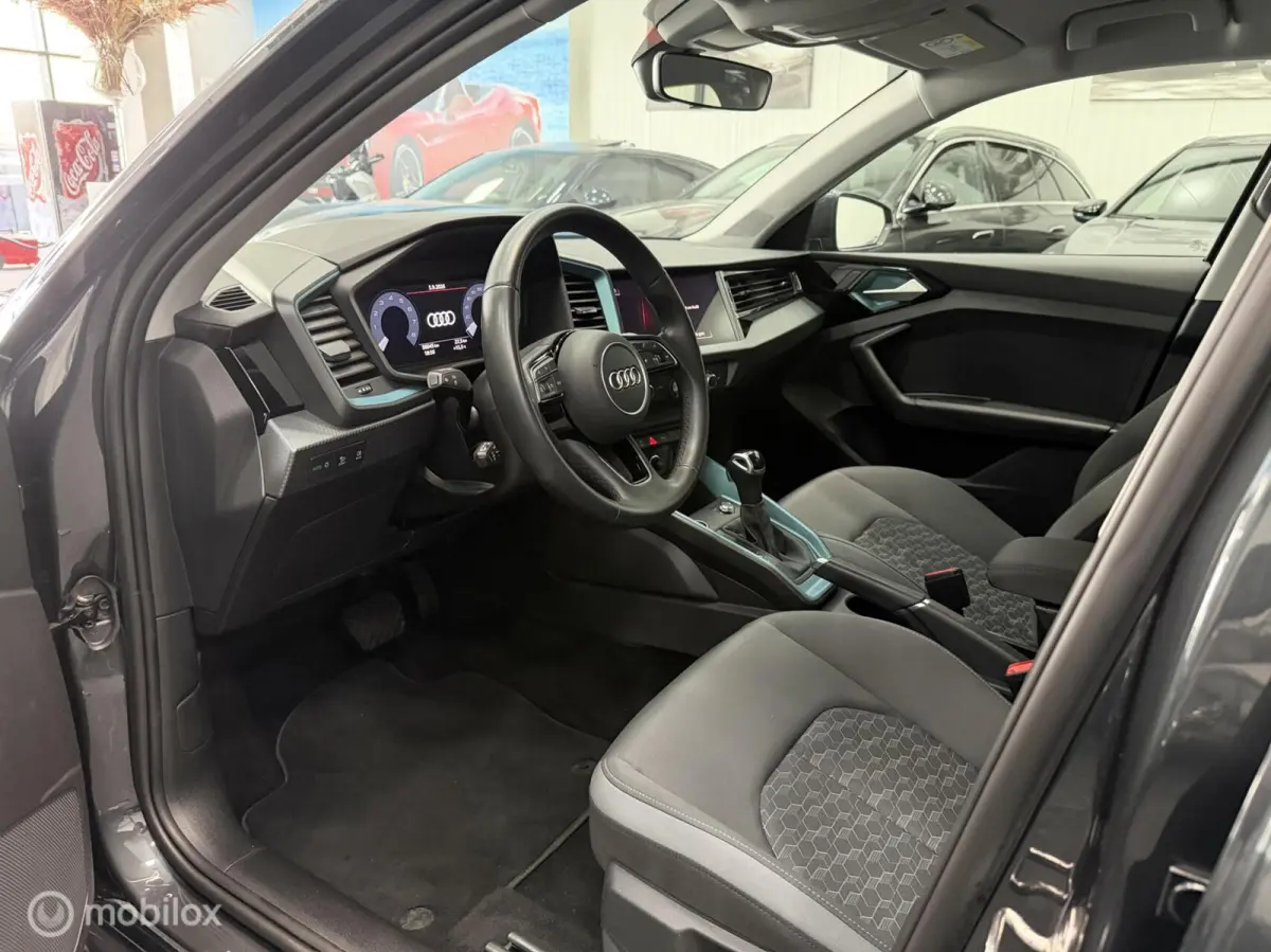1.0 TFSI AUTOMAAT AMBIENTE 56DKM! HATCHBACK