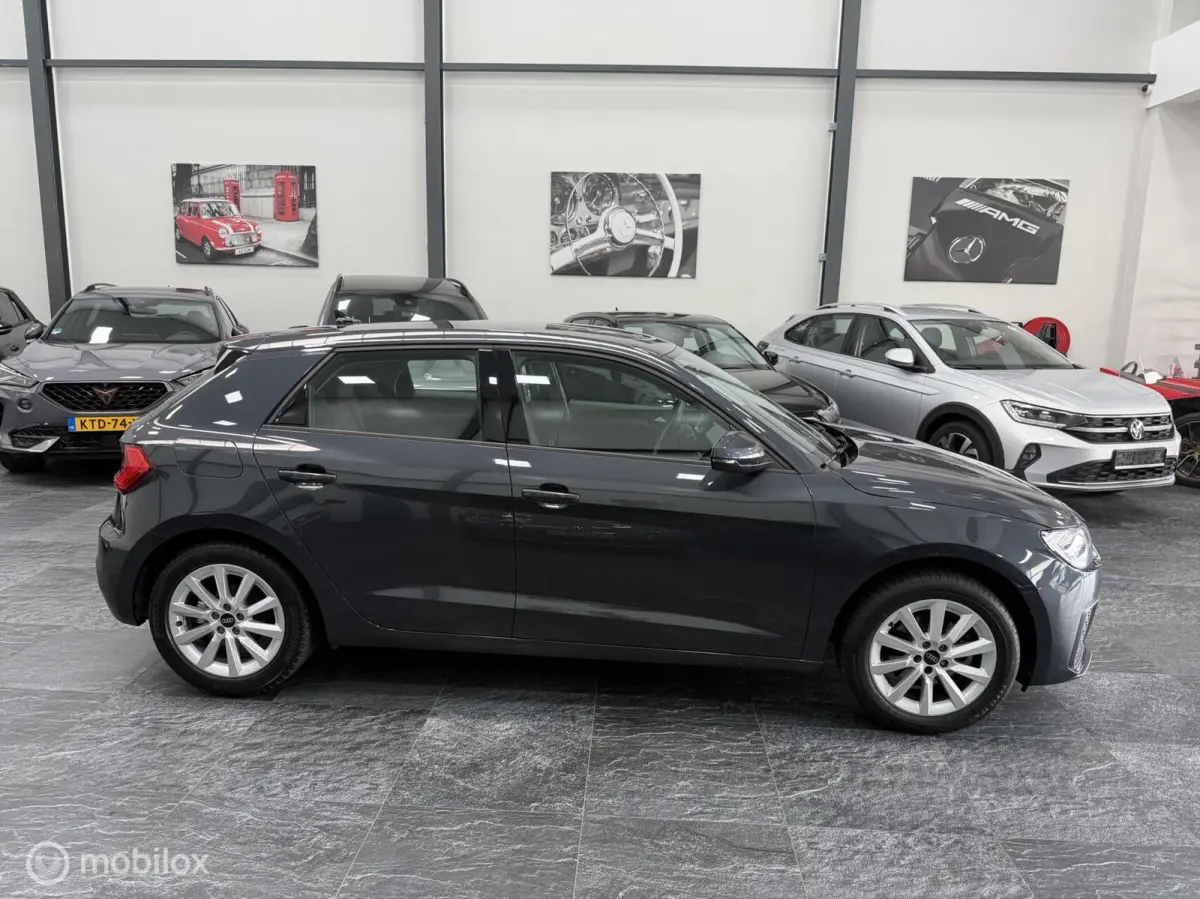 1.0 TFSI AUTOMAAT AMBIENTE 56DKM! HATCHBACK