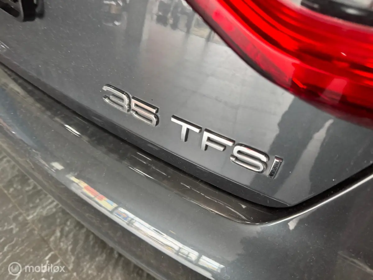 1.0 TFSI AUTOMAAT AMBIENTE 56DKM! HATCHBACK