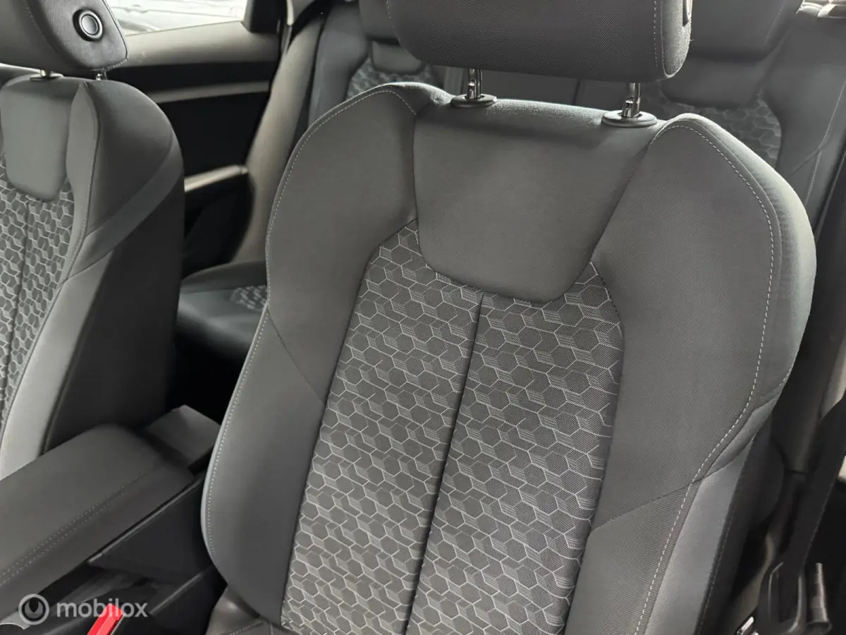 1.0 TFSI AUTOMAAT AMBIENTE 56DKM! HATCHBACK