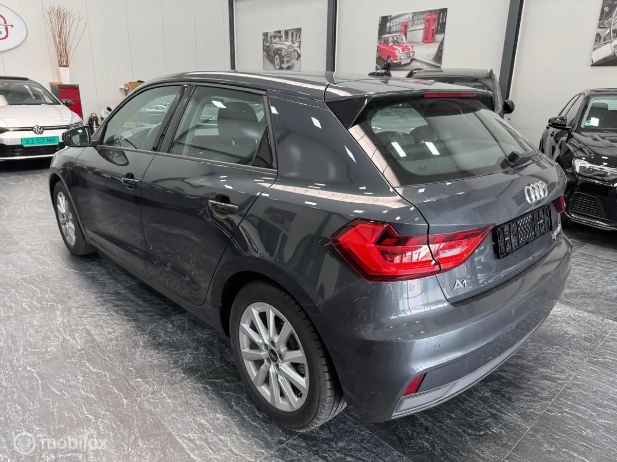 1.0 TFSI AUTOMAAT AMBIENTE 56DKM! HATCHBACK