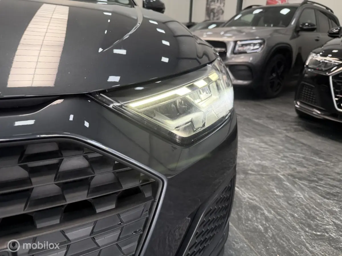 1.0 TFSI AUTOMAAT AMBIENTE 56DKM! HATCHBACK