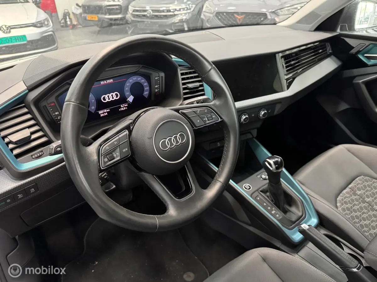 1.0 TFSI AUTOMAAT AMBIENTE 56DKM! HATCHBACK