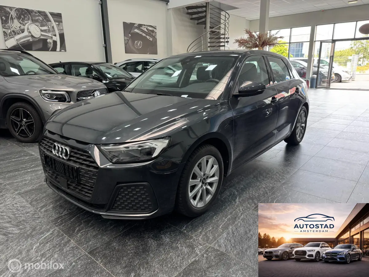 1.0 TFSI AUTOMAAT AMBIENTE 56DKM! HATCHBACK