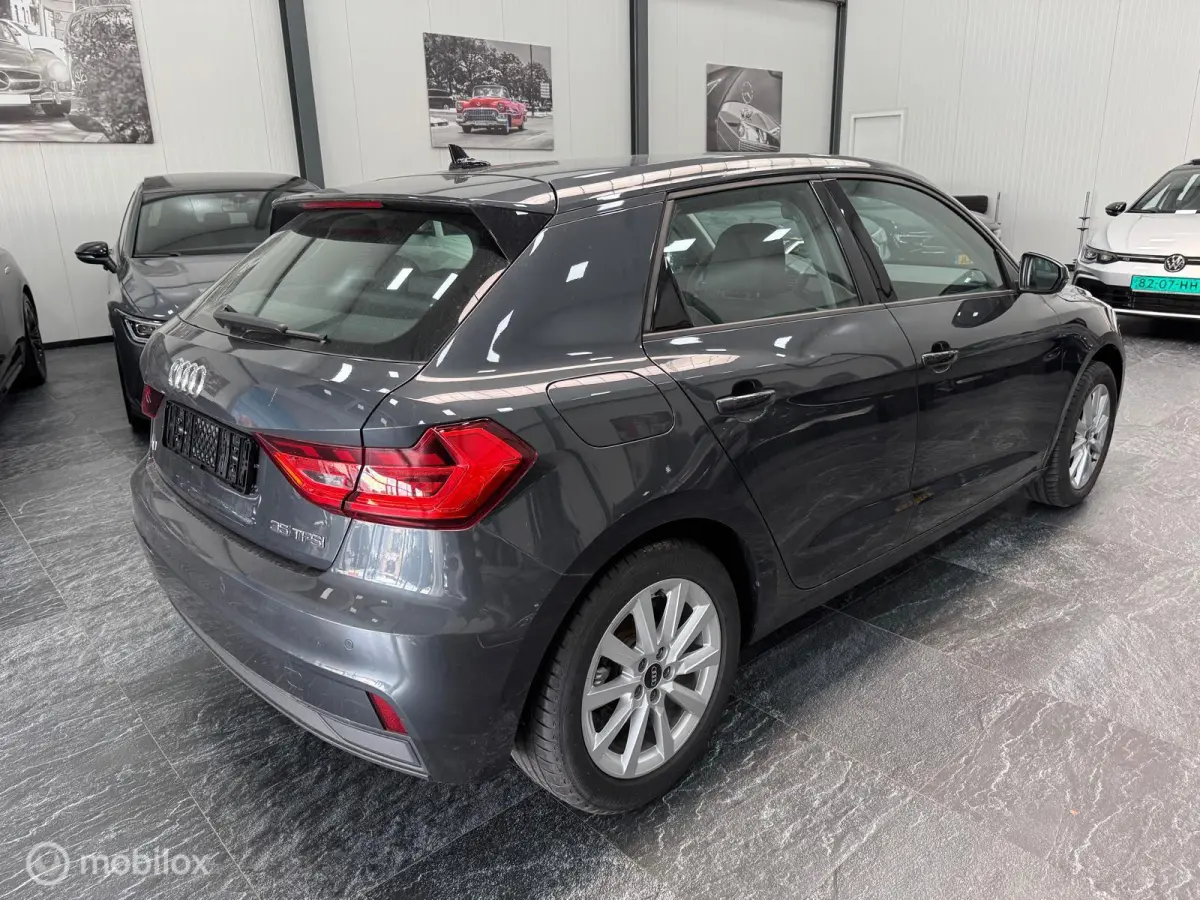 1.0 TFSI AUTOMAAT AMBIENTE 56DKM! HATCHBACK