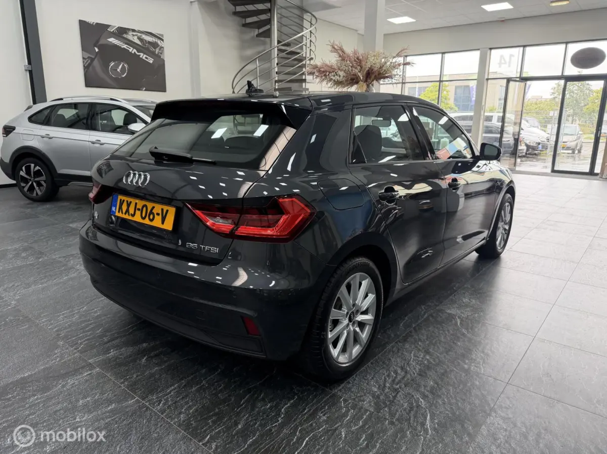 1.0 TFSI AUTOMAAT AMBIENTE 56DKM! HATCHBACK