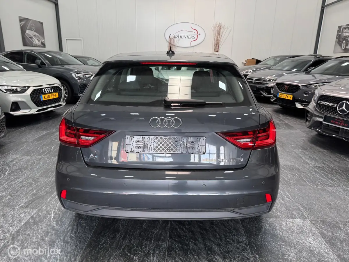 1.0 TFSI AUTOMAAT AMBIENTE 56DKM! HATCHBACK