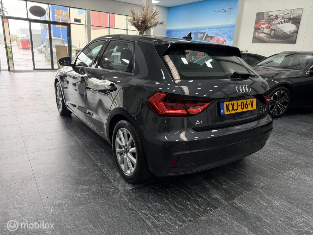 1.0 TFSI AUTOMAAT AMBIENTE 56DKM! HATCHBACK