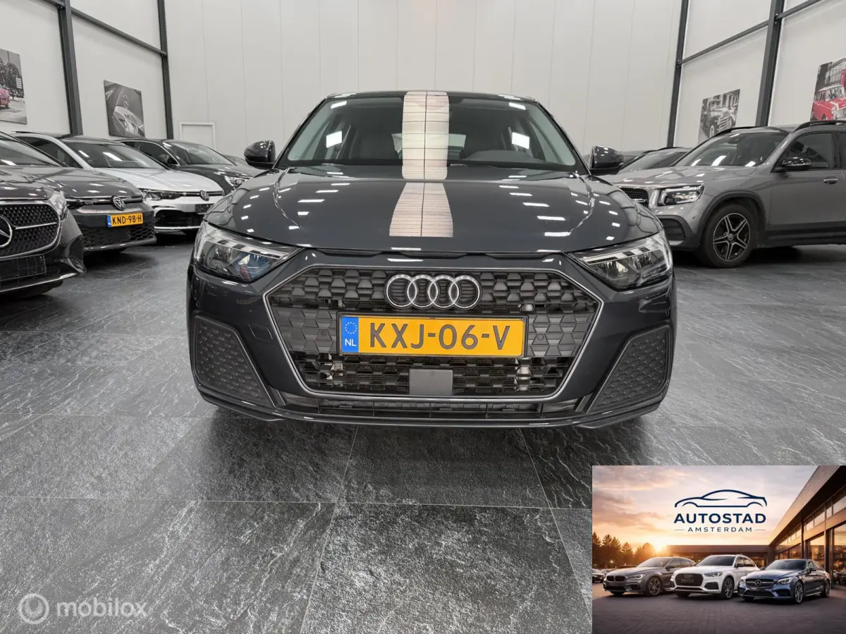 1.0 TFSI AUTOMAAT AMBIENTE 56DKM! HATCHBACK