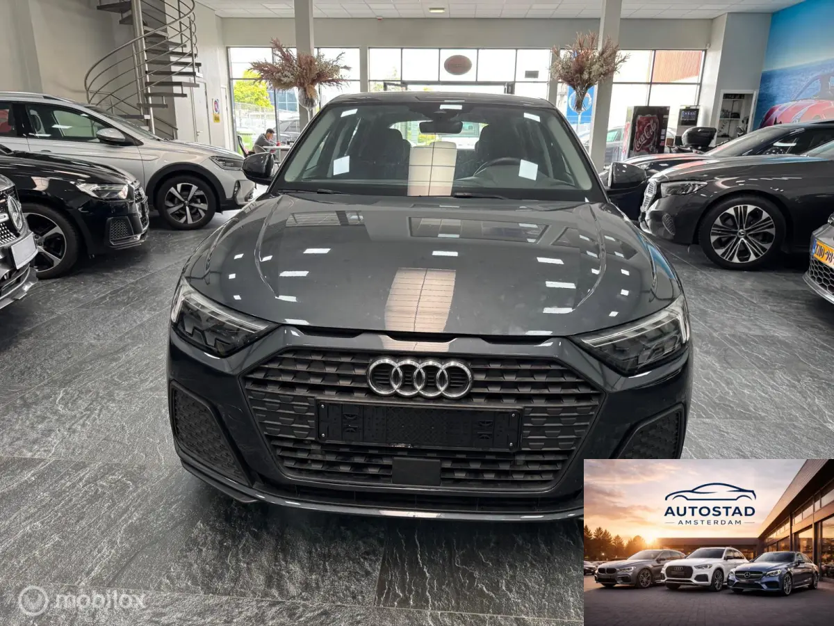 1.0 TFSI AUTOMAAT AMBIENTE 56DKM! HATCHBACK