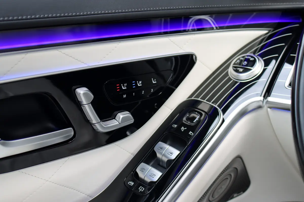 580 e 4MATIC Lang AMG Line | Manufaktur | Airmatic | Chauffeurspakket | Achterasbesturing | Augmented HUD | Distronic+ | Burmester | Exclusief Nappa Leder | 3D-Display | Vlakkenverwarming | 