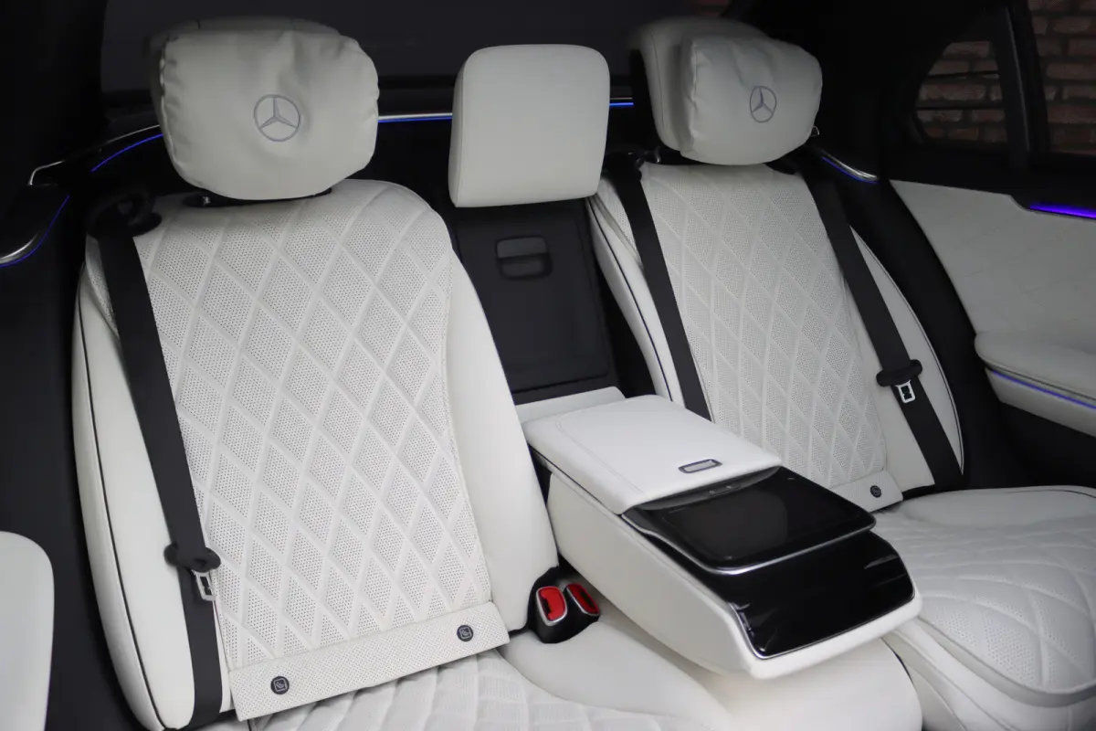580 e 4MATIC Lang AMG Line | Manufaktur | Airmatic | Chauffeurspakket | Achterasbesturing | Augmented HUD | Distronic+ | Burmester | Exclusief Nappa Leder | 3D-Display | Vlakkenverwarming | 