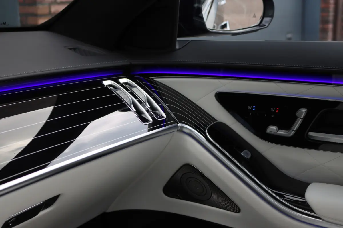 580 e 4MATIC Lang AMG Line | Manufaktur | Airmatic | Chauffeurspakket | Achterasbesturing | Augmented HUD | Distronic+ | Burmester | Exclusief Nappa Leder | 3D-Display | Vlakkenverwarming | 
