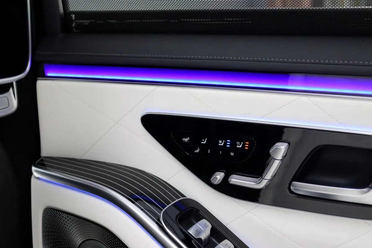 580 e 4MATIC Lang AMG Line | Manufaktur | Airmatic | Chauffeurspakket | Achterasbesturing | Augmented HUD | Distronic+ | Burmester | Exclusief Nappa Leder | 3D-Display | Vlakkenverwarming | 