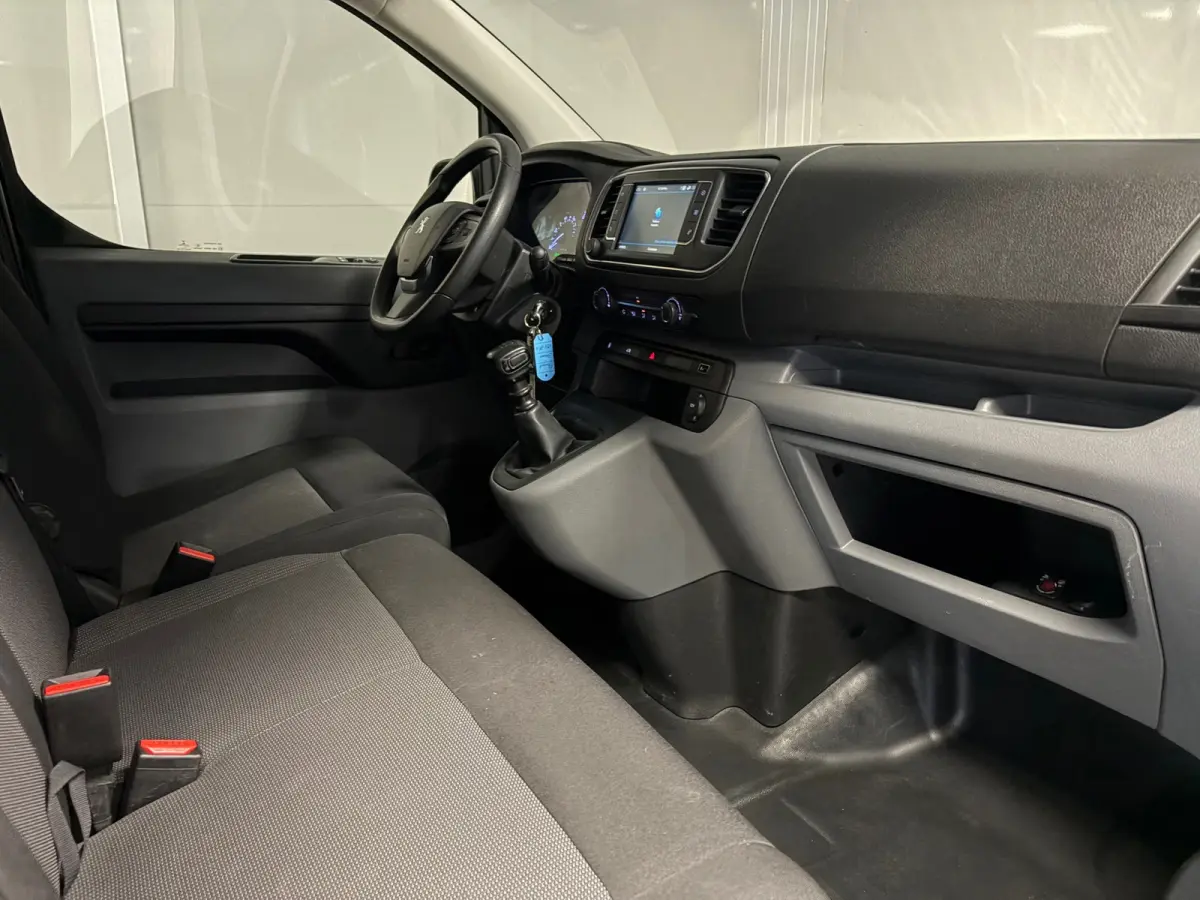 2.0 BlueHDI 145 PK Standard Premium | NAVI | PARKPILOT |
