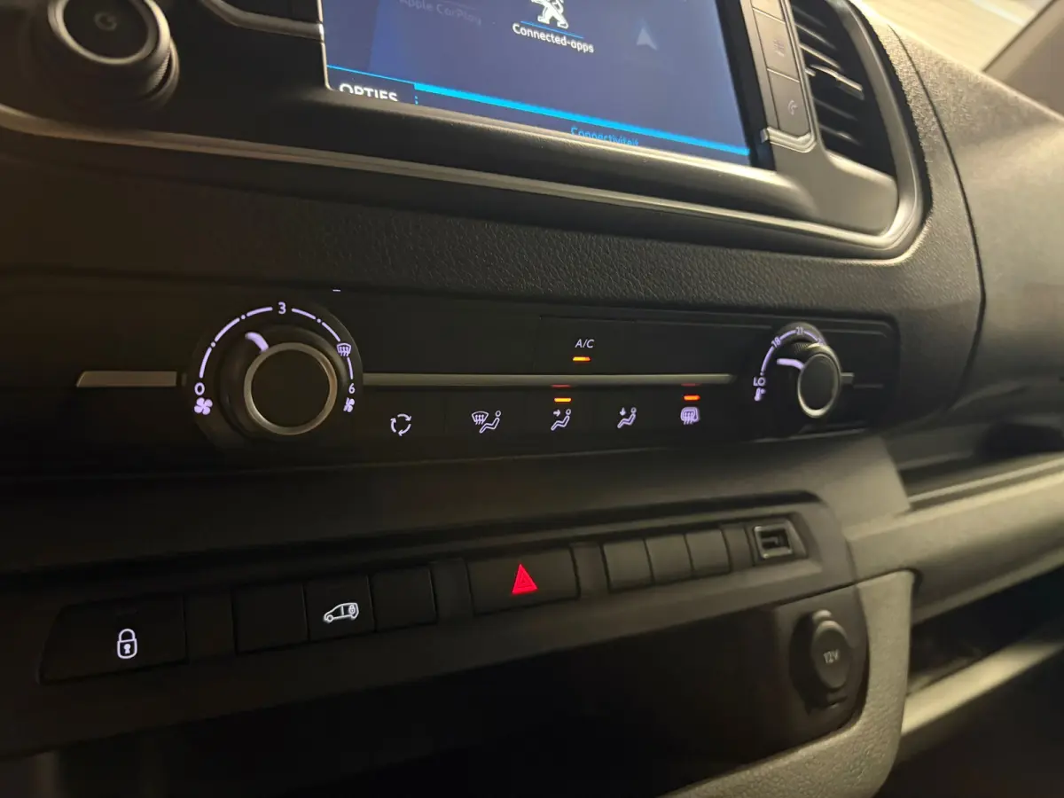 2.0 BlueHDI 145 PK Standard Premium | NAVI | PARKPILOT |