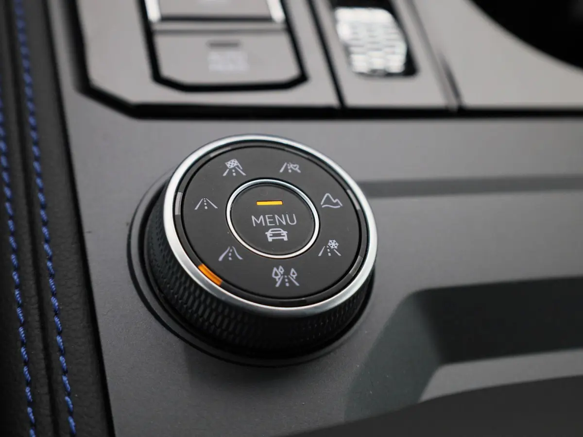 3.0 TSi eHybrid 4MOTION R Edition 462 PK| SoH 100% | V6 | Panoramadak | Leder Interieur | Luchtvering | Navigatie | Dodehoekdetectie | 360 Camera | Head-Updisplay | Stoelverwarming Voor & Ac