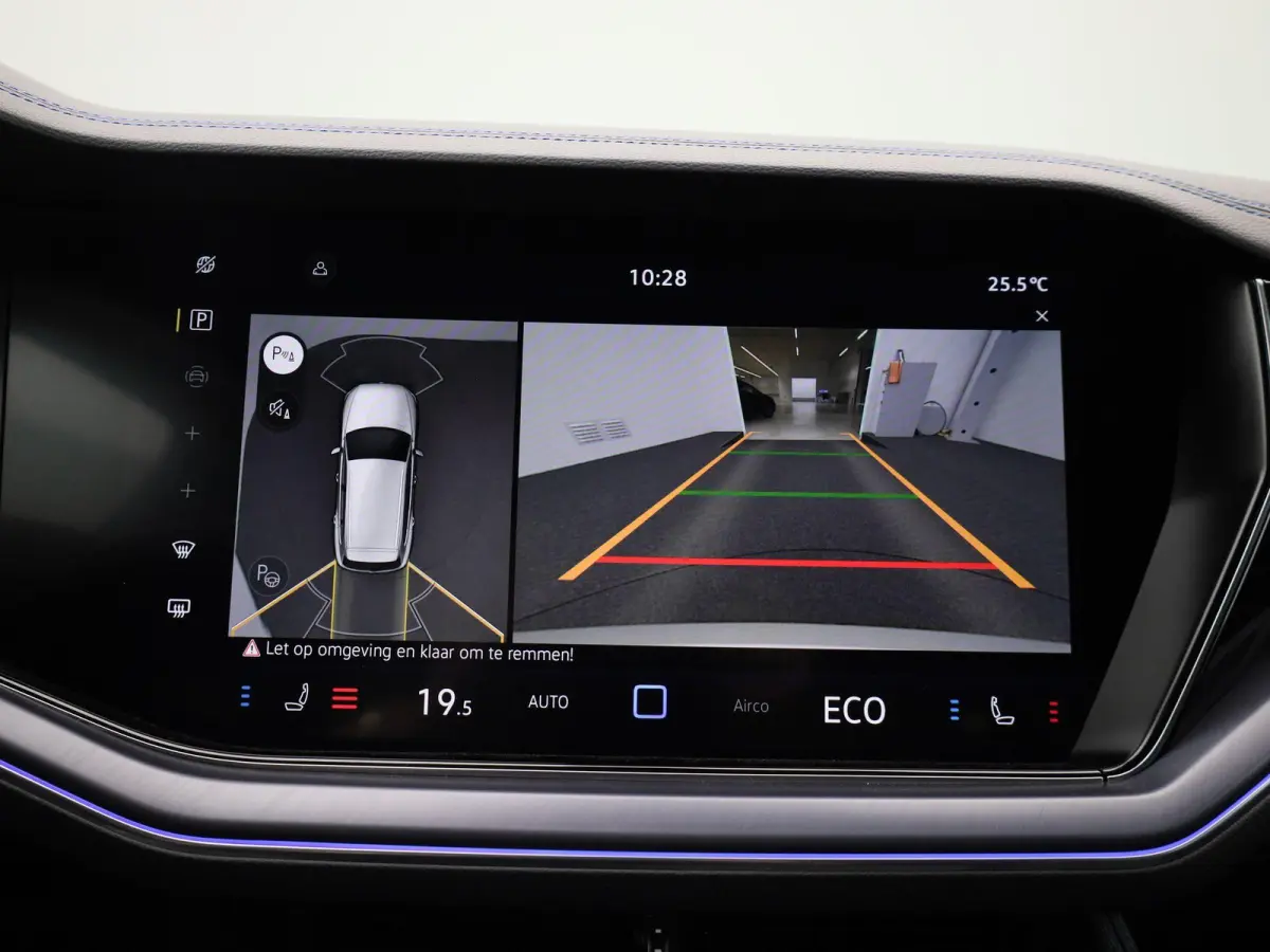 3.0 TSi eHybrid 4MOTION R Edition 462 PK| SoH 100% | V6 | Panoramadak | Leder Interieur | Luchtvering | Navigatie | Dodehoekdetectie | 360 Camera | Head-Updisplay | Stoelverwarming Voor & Ac