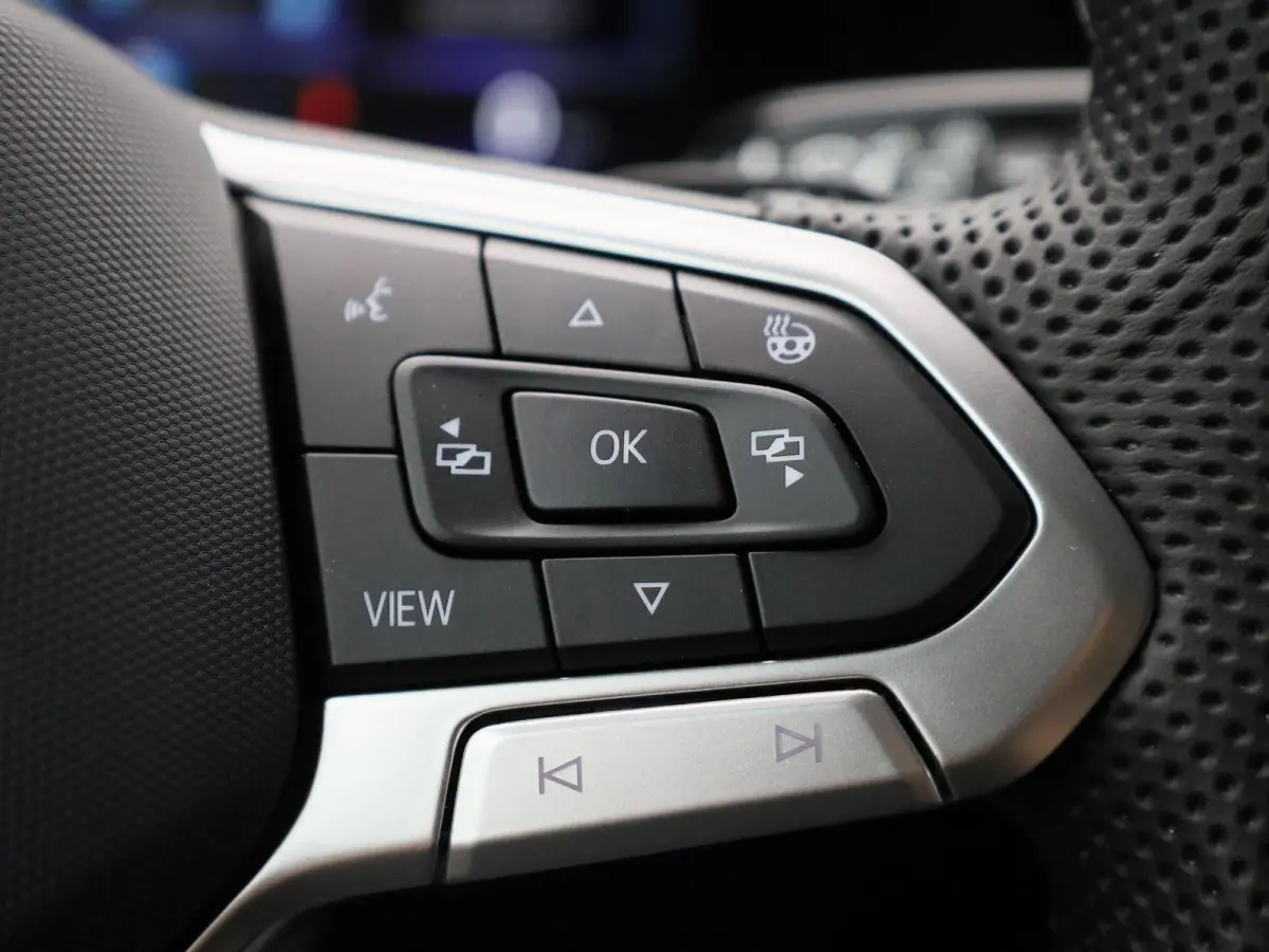 3.0 TSi eHybrid 4MOTION R Edition 462 PK| SoH 100% | V6 | Panoramadak | Leder Interieur | Luchtvering | Navigatie | Dodehoekdetectie | 360 Camera | Head-Updisplay | Stoelverwarming Voor & Ac
