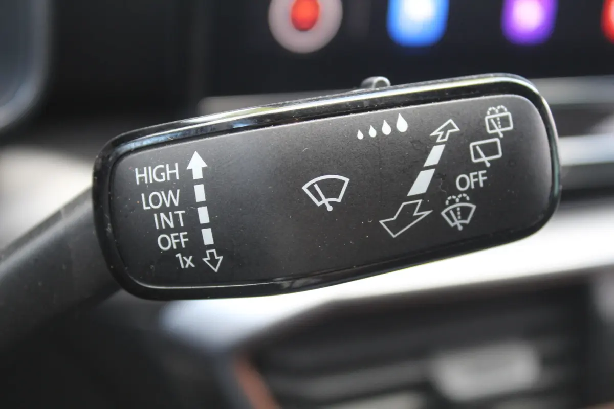 1.4 TSI e-Hybrid Essential Apple Carplay/Android Auto l Voorstoelen verwarmd l Keyless entry / start l stuur verwarmd