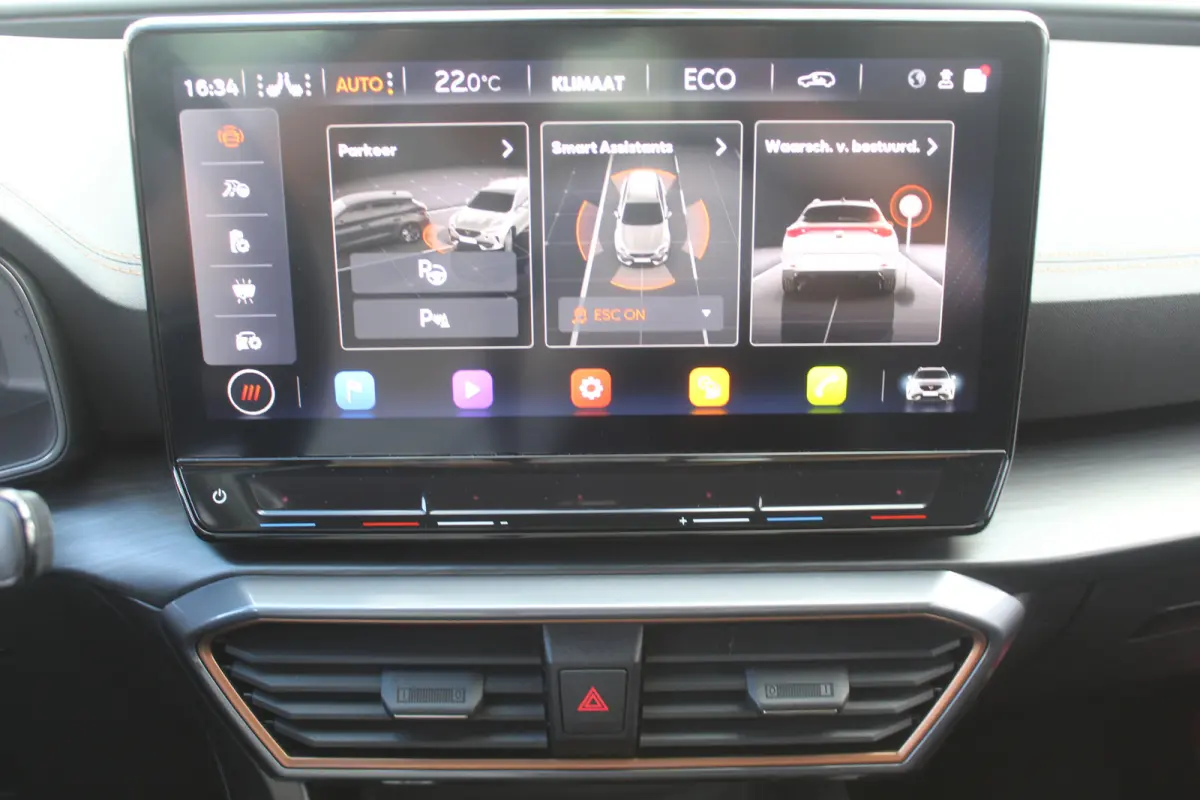 1.4 TSI e-Hybrid Essential Apple Carplay/Android Auto l Voorstoelen verwarmd l Keyless entry / start l stuur verwarmd